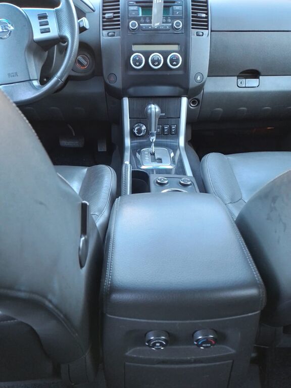 5403864  NISSAN Pathfinder 4x4