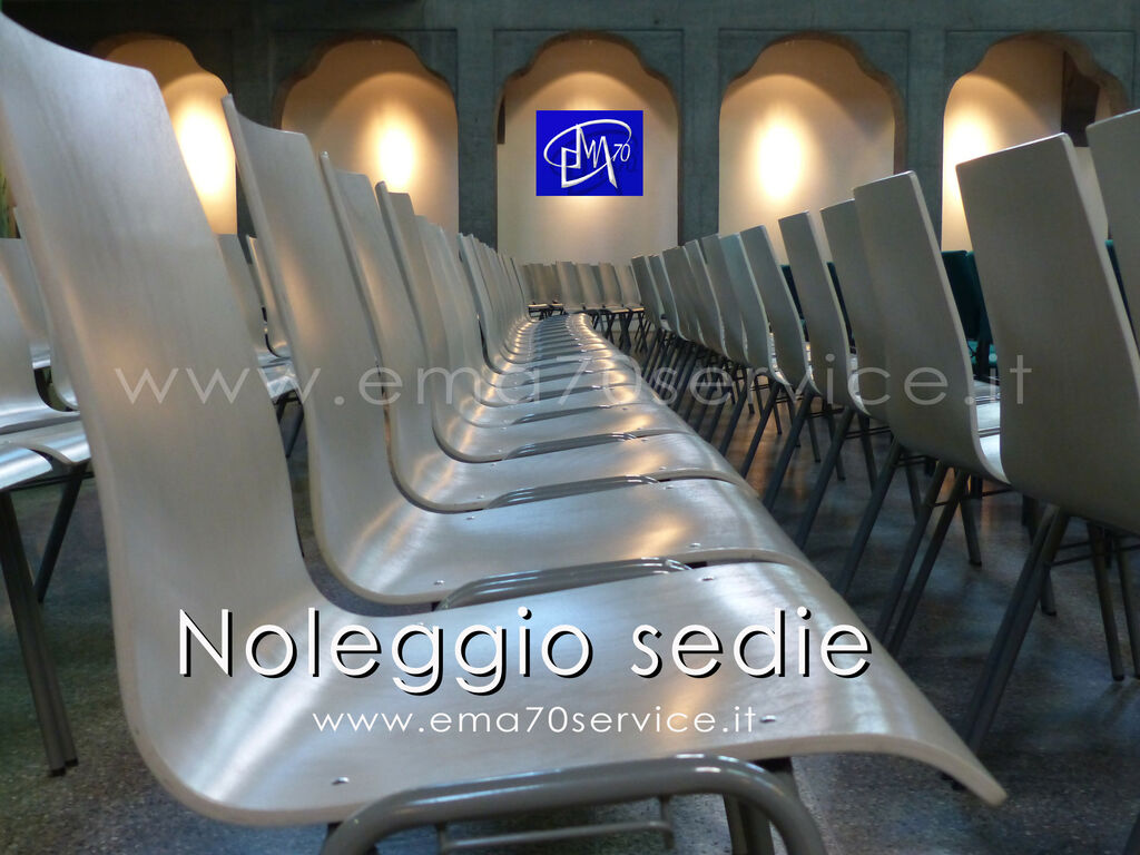 5407633 Noleggio sedie