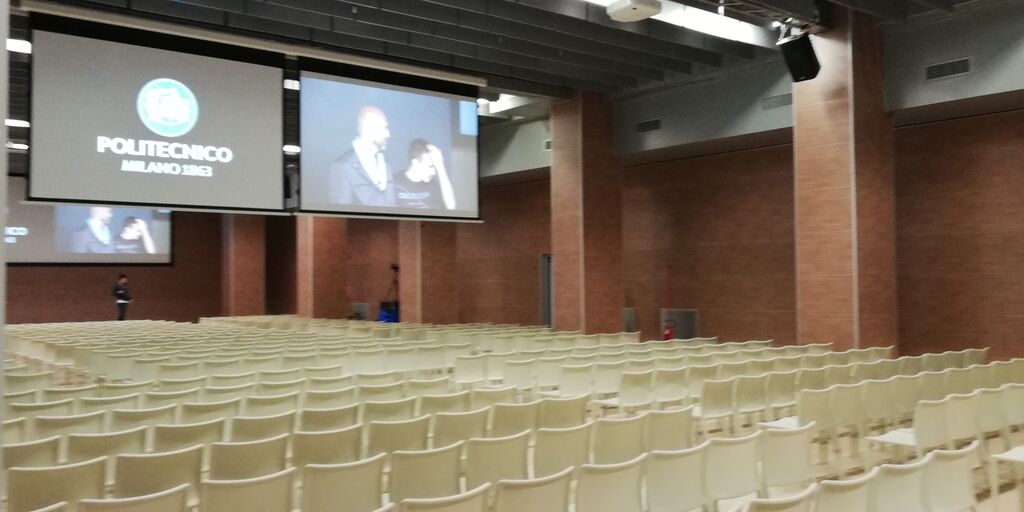 5407634 Noleggio sedie