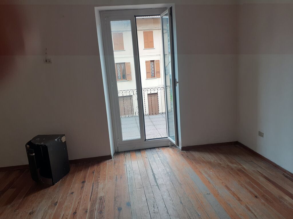 5397911  palazzo mq1650 Discreto