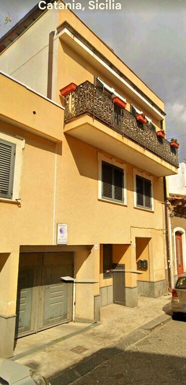 5406096  palazzo mq300 Buono