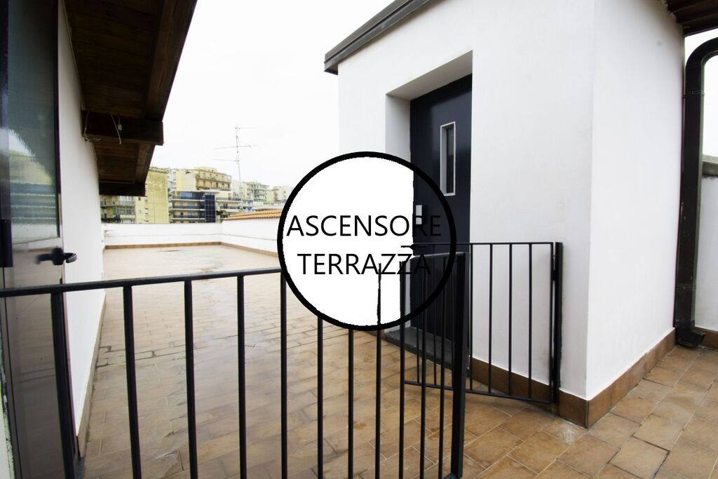 5406100  palazzo mq300 Buono