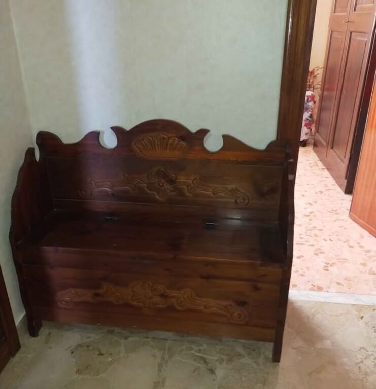 5373685 Panca con sportello apribile