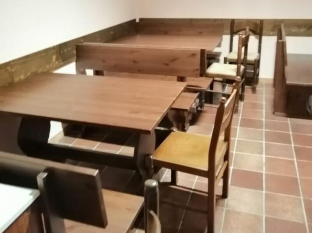 5374095 Panca  con tavolo  per pizzeria,
