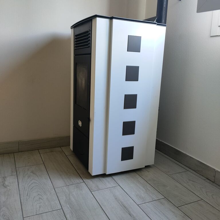 5391685 per cambio esigenze vendo stufa