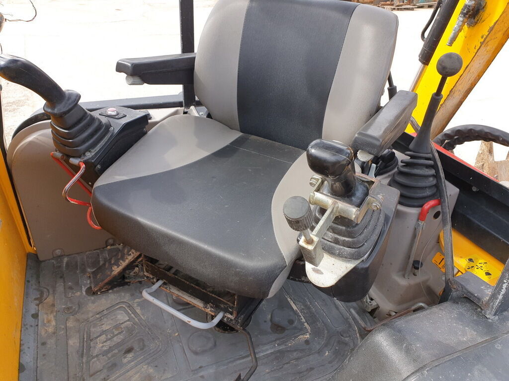 5406022  Macchinari per l'edilizia JCB