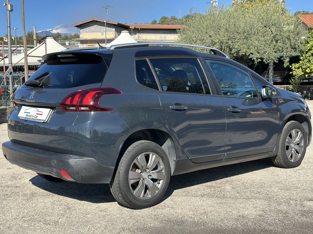 5375259  PEUGEOT 2008 1.5 bluehdi Black