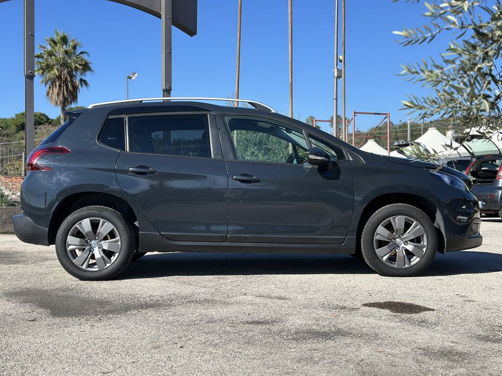 5375261  PEUGEOT 2008 1.5 bluehdi Black