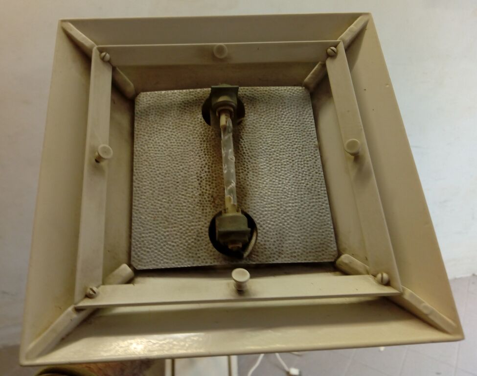 5376370 piantana alogena con luce