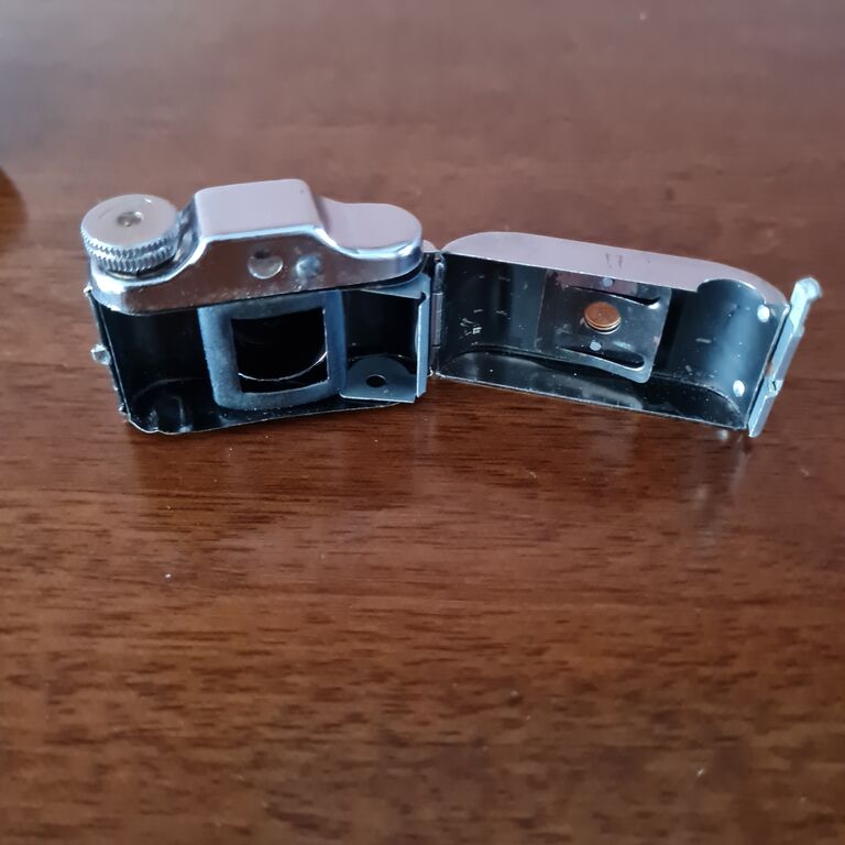 5410918 Piccola macchina fotografica