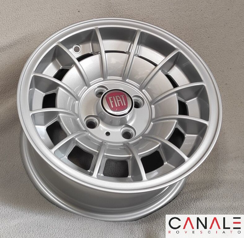 5363020  Pneumatici e Cerchi FIAT 127