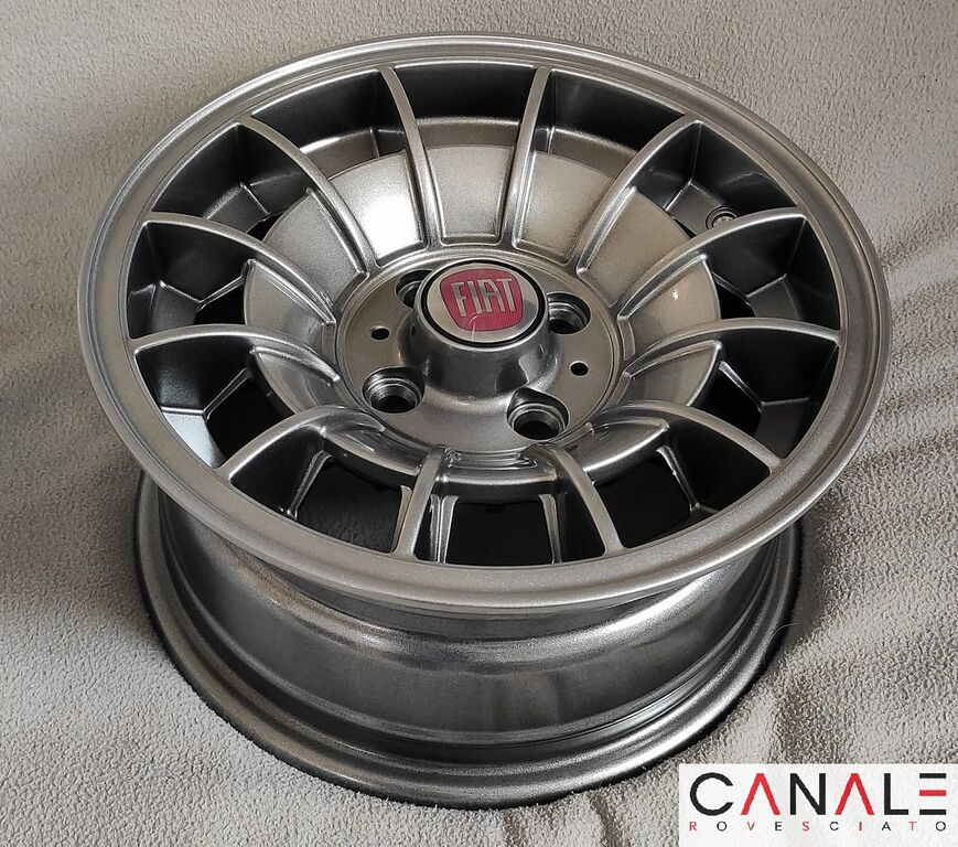5363021  Pneumatici e Cerchi FIAT 127