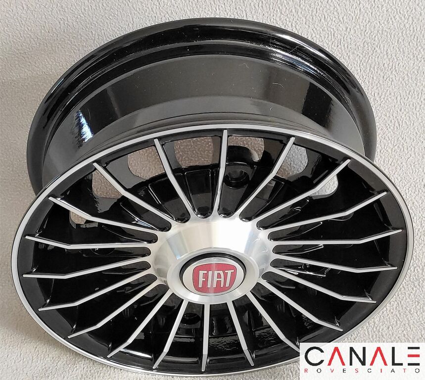 5404884  Pneumatici e Cerchi FIAT 500L