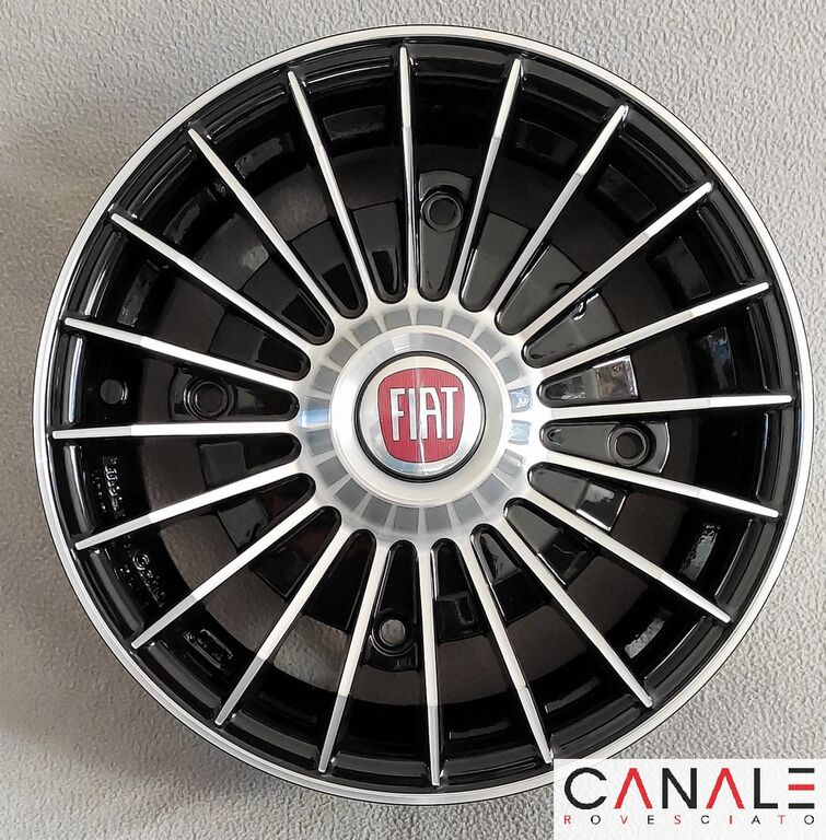 5404886  Pneumatici e Cerchi FIAT 500L