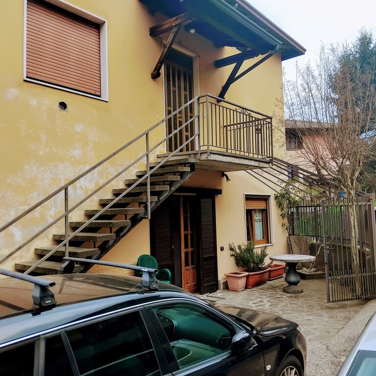 5374179  porzione di casa mq90