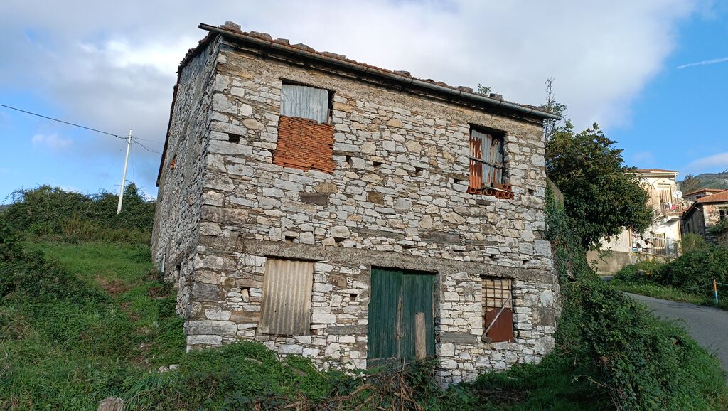 5402707  rustico mq130 Da ristrutturare