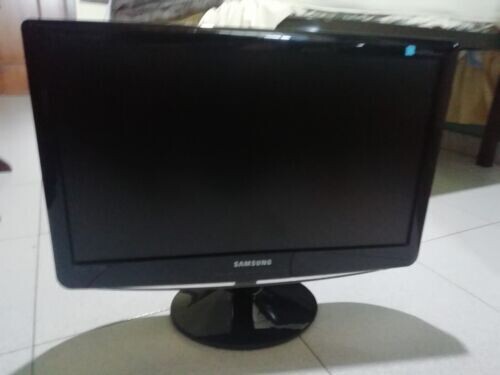 5028558 Samsung B2030HD Monitor Tv + Box
