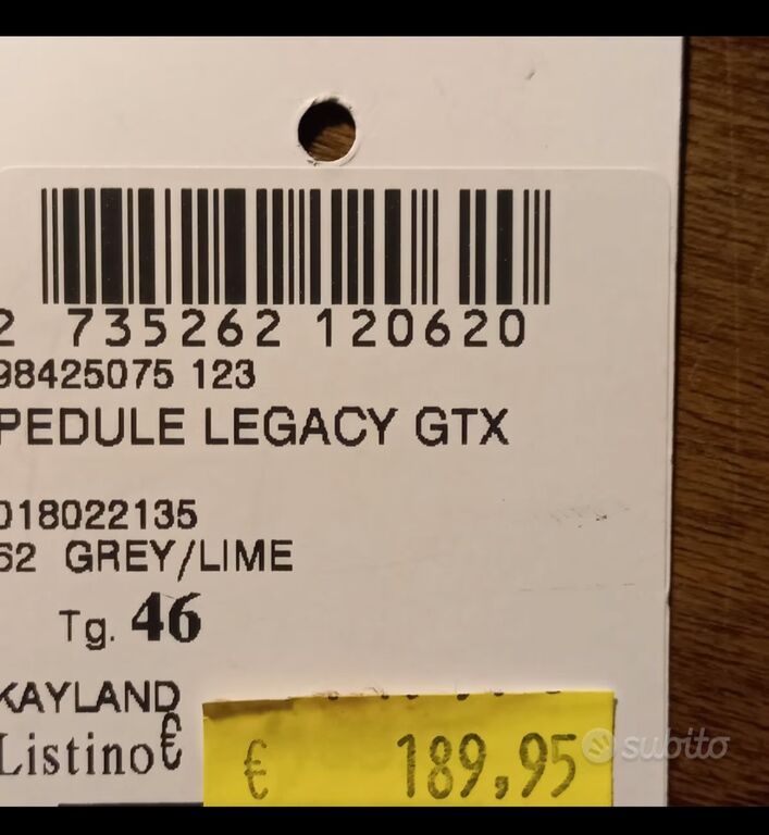 5350091 Scarponi trekking nuovi