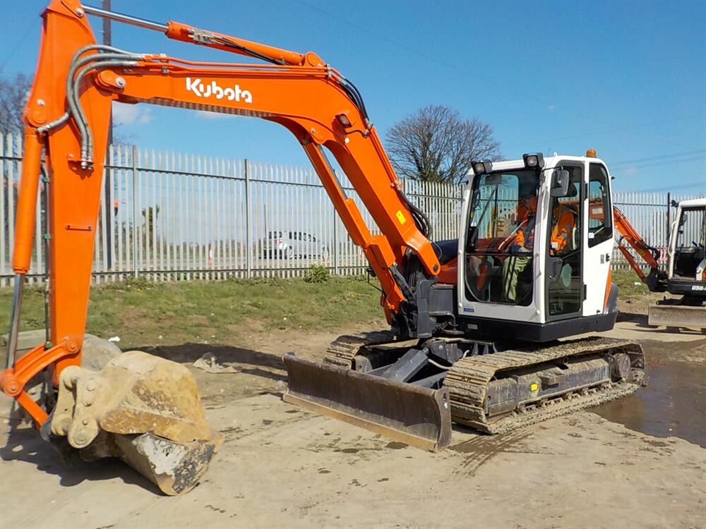 5406382  Scavatrice a catena KUBOTA