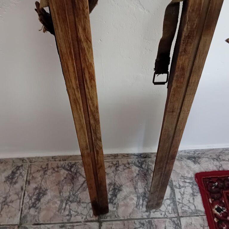 5408457 Sci antichi in legno