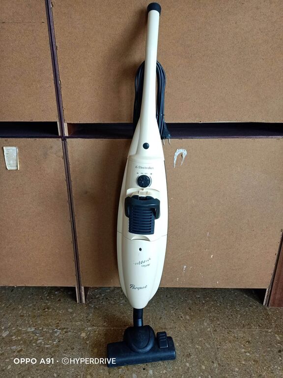 5351576 Scopa elettrica electrolux