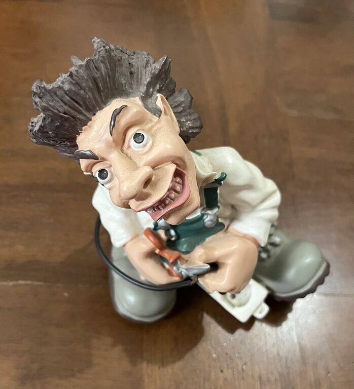 5378557 Scultura satirica deco