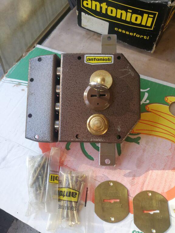 5354136 Serrature porta