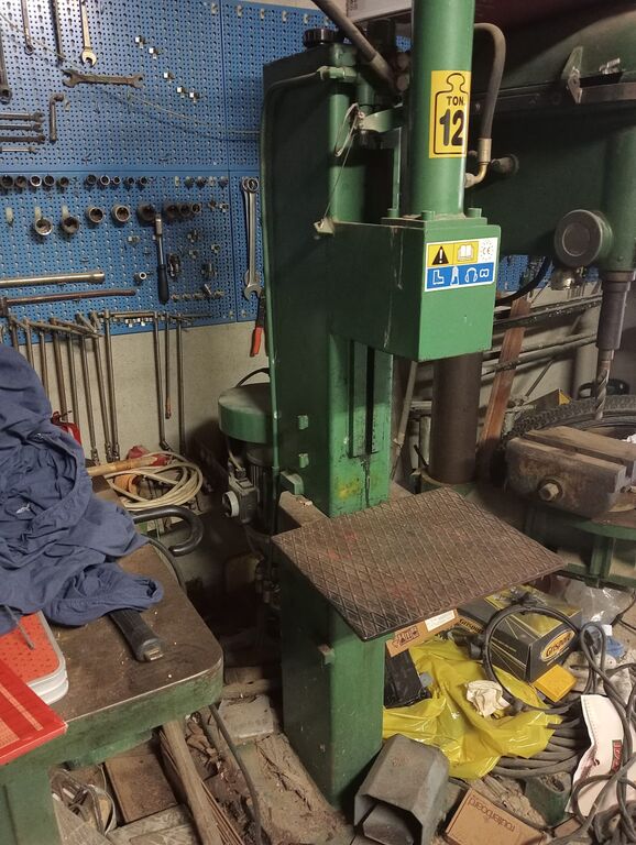 5357096 Spacca legna a corrente