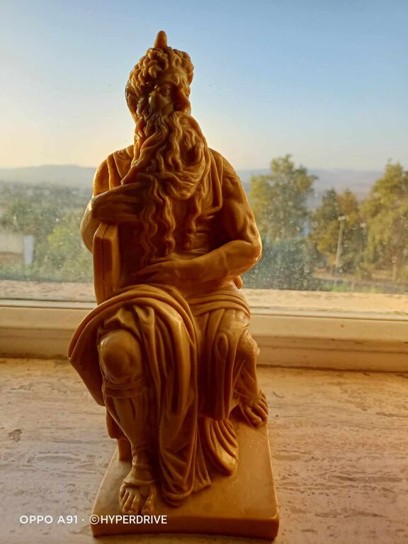 5408007 Statua mose '