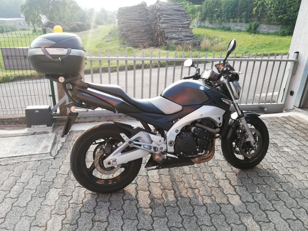 5404941  SUZUKI GSR 600 Turismo