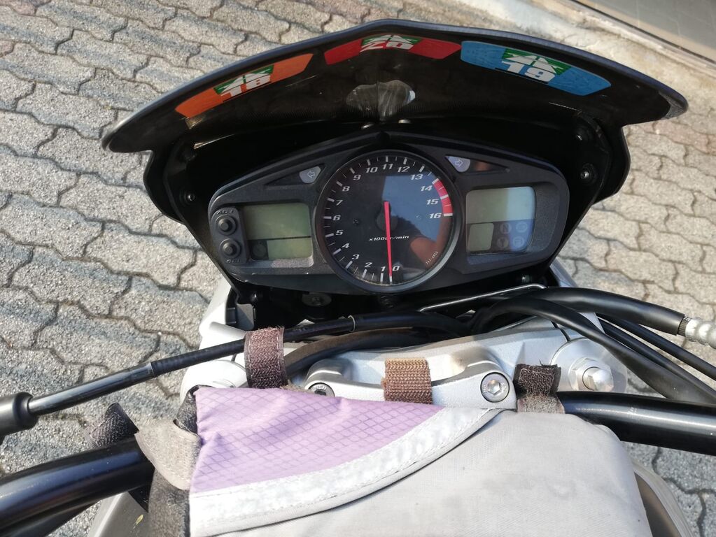 5404942  SUZUKI GSR 600 Turismo