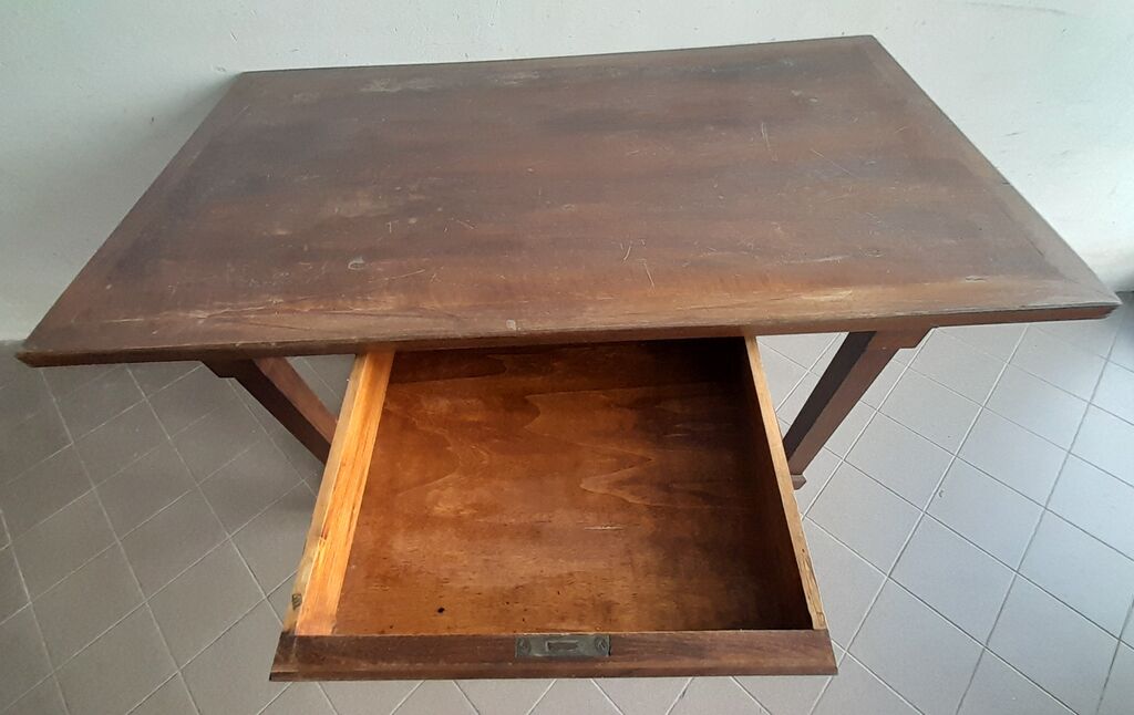 5405700 Tavolo antico in noce un pezzo