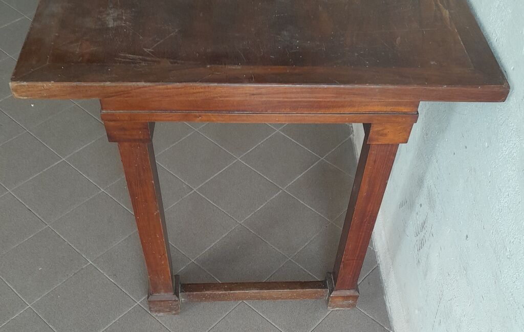 5405702 Tavolo antico in noce un pezzo