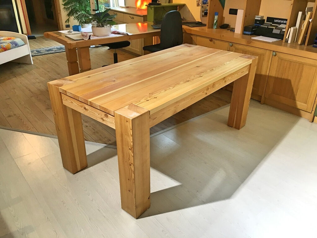 5404843 Tavolo larice spazzolato