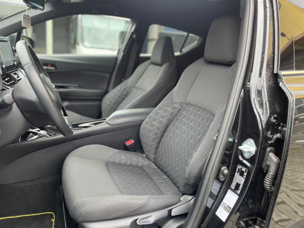 5356090  TOYOTA C-HR Hybrid Team