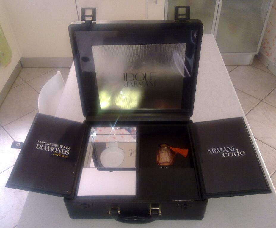 5383177 Valigetta armani in pelle misure