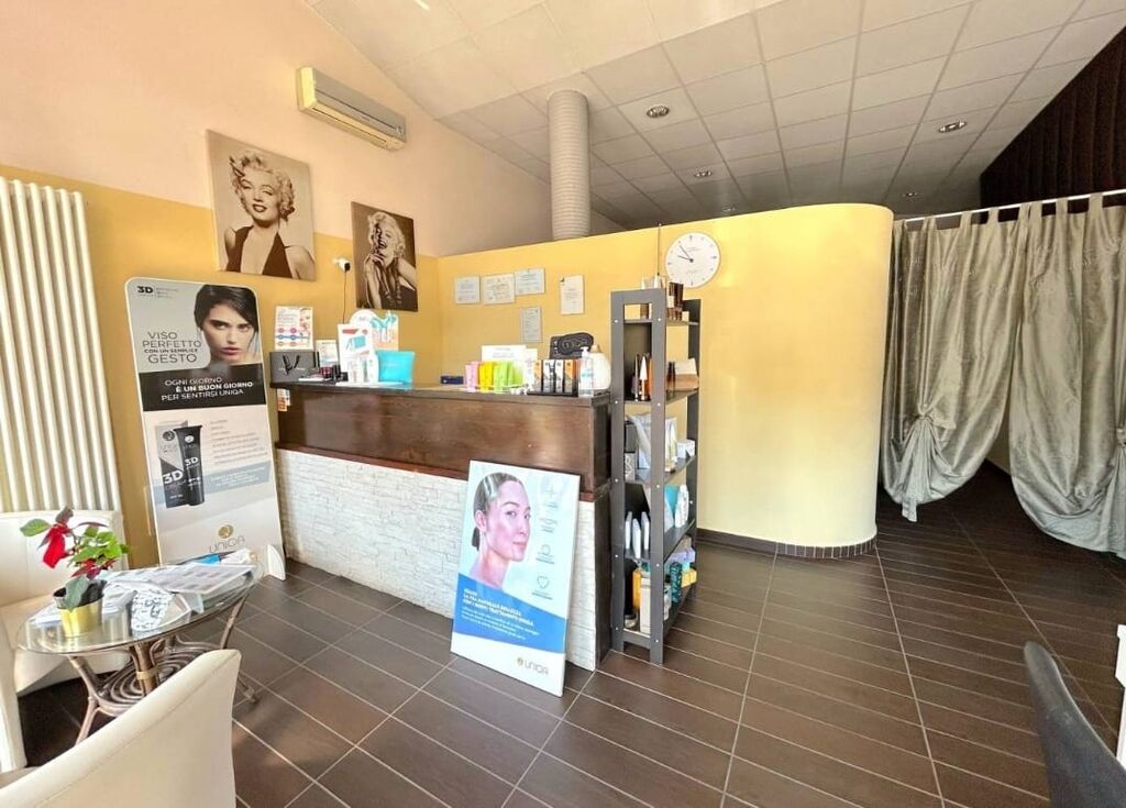 5356185 Vendi centro estetico