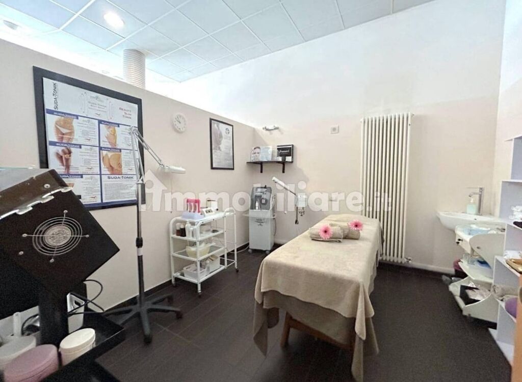 5356189 Vendi centro estetico