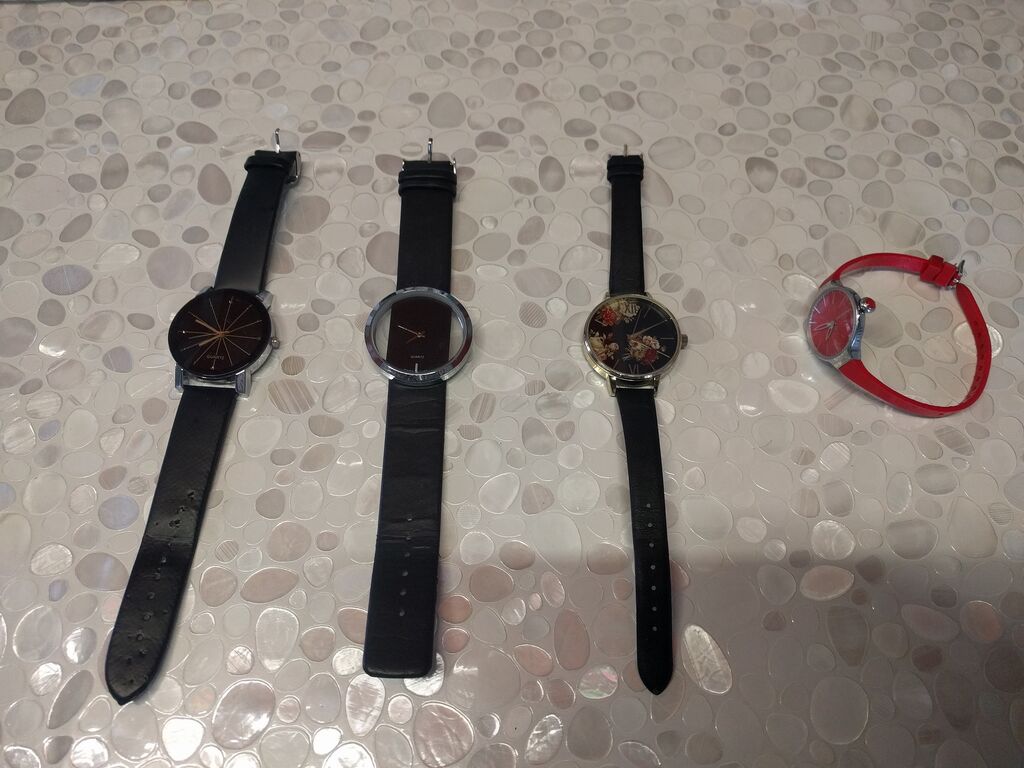 5406317 Vendo 8 di orologi, tutti in