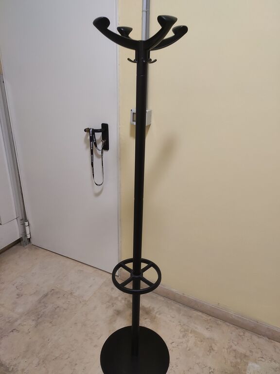 5411069 Vendo appendiabiti da terra