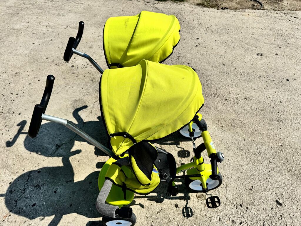 5409961 Vendo n. 2 passeggini triciclo
