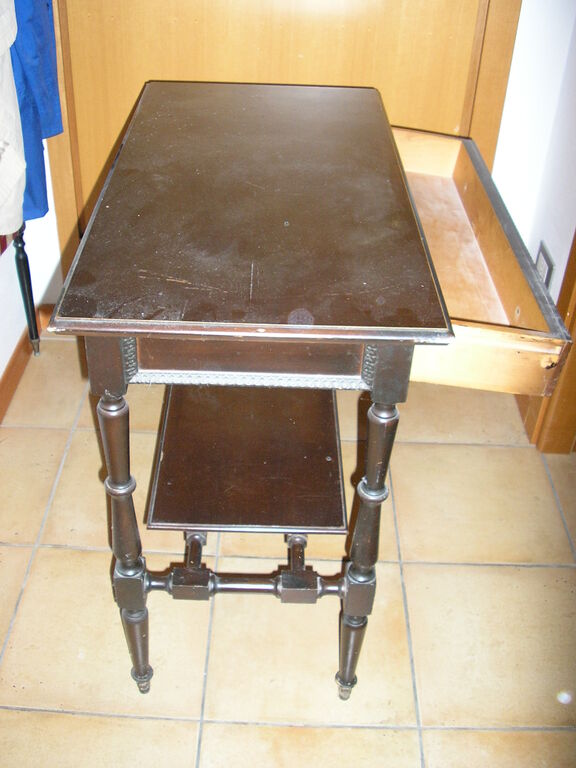 5390515 Vendo tavolino antico