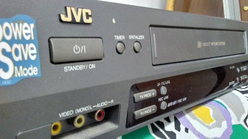 3730918  Videoregistratore JVC HR-J758 -