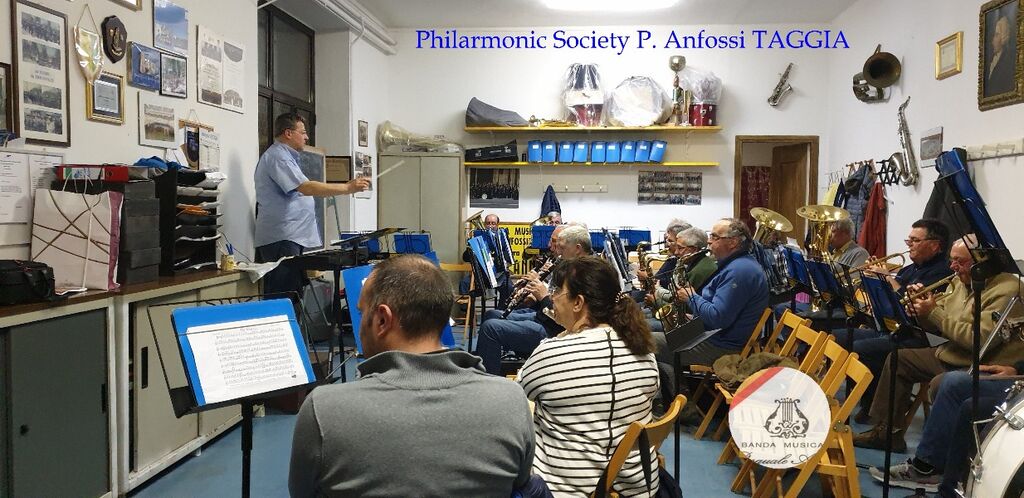 5350552 vitaliano gallo dirige i