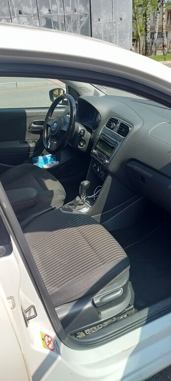 5356482  VOLKSWAGEN Polo TSI-DSG