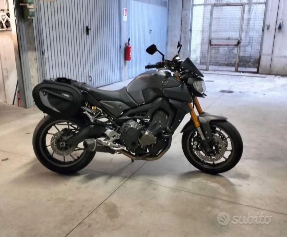 5407184  YAMAHA MT 09