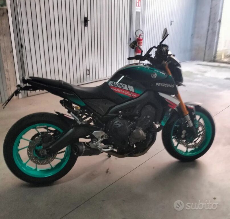 5407185  YAMAHA MT 09