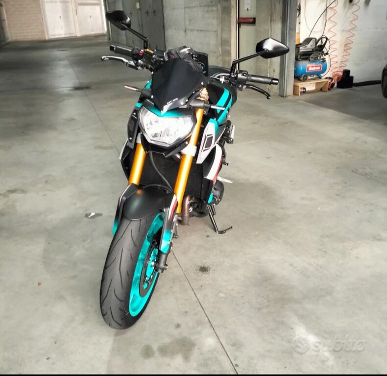 5407186  YAMAHA MT 09