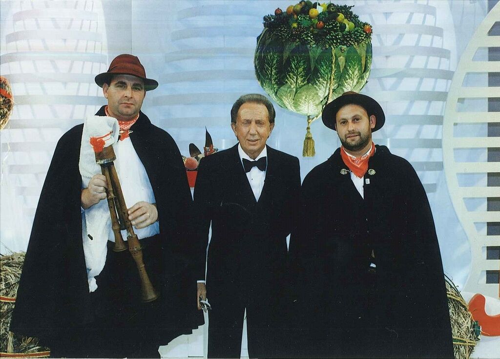 5406549 Zampogna e zampognari per natale